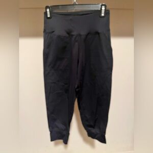 Black High-Waisted Capri Joggers